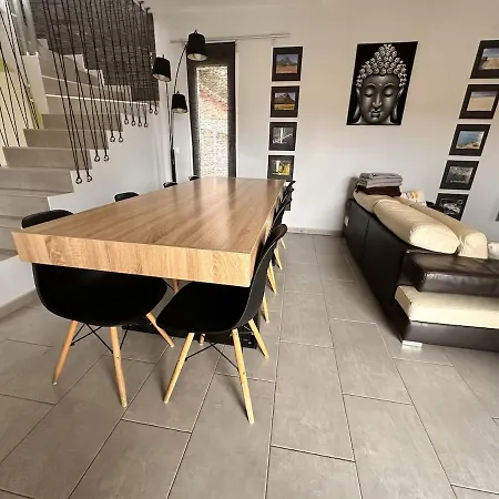 Prázdninový dům Superbe Avec Piscine Privee *
